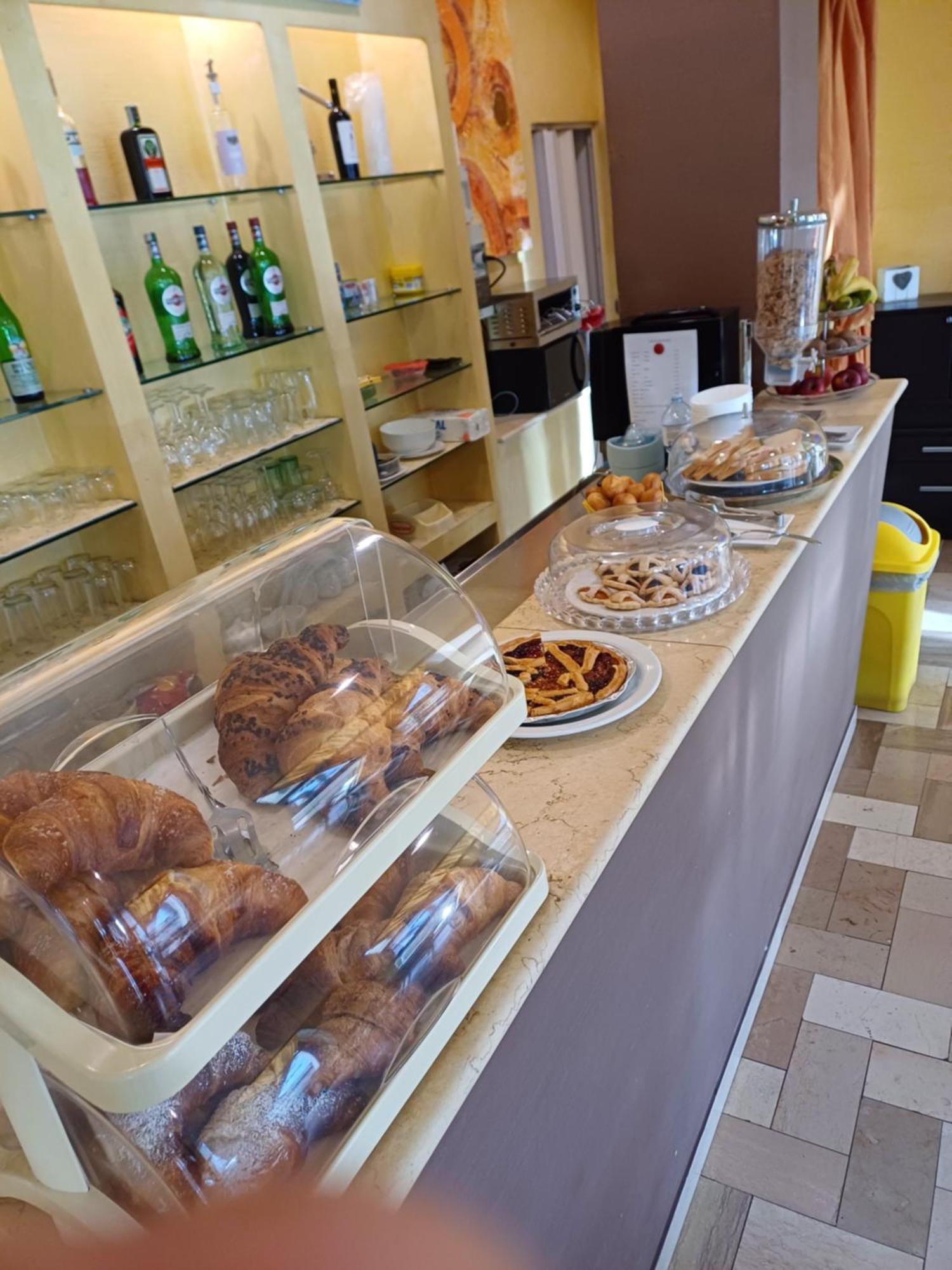 Hotel Promenade Porto SantʼElpidio Esterno foto