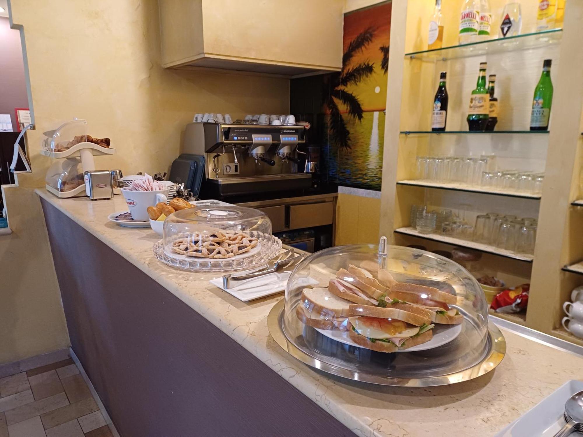 Hotel Promenade Porto SantʼElpidio Esterno foto