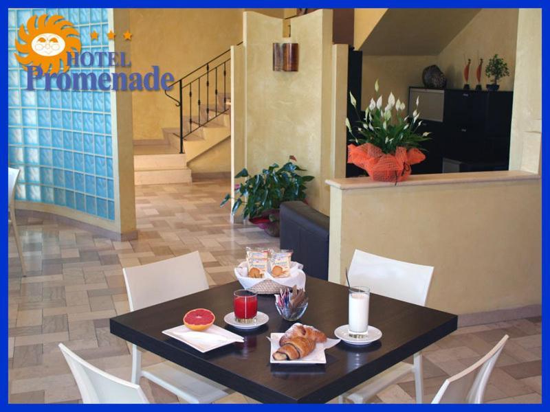 Hotel Promenade Porto SantʼElpidio Esterno foto
