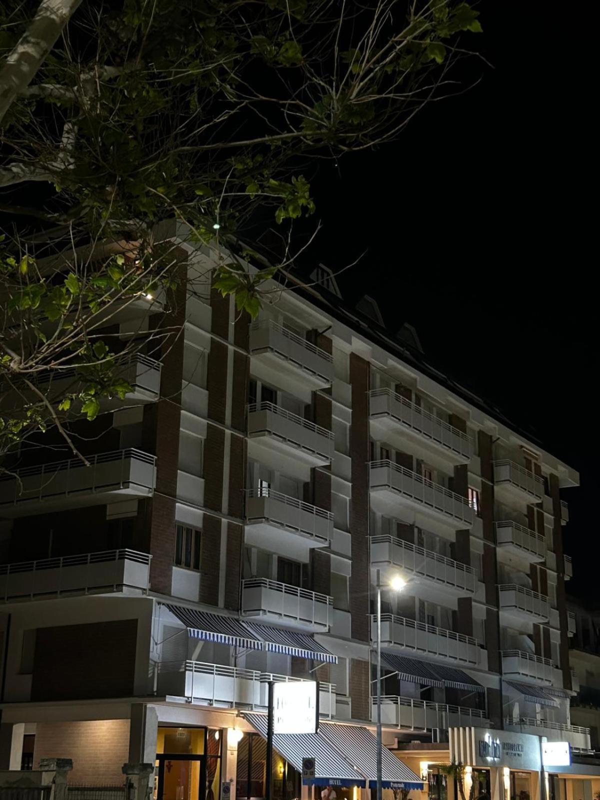 Hotel Promenade Porto SantʼElpidio Esterno foto