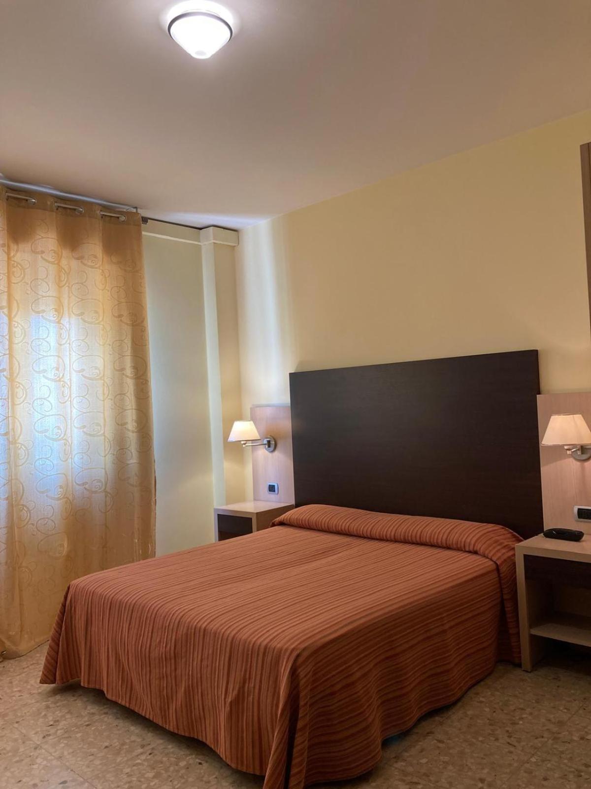 Hotel Promenade Porto SantʼElpidio Esterno foto