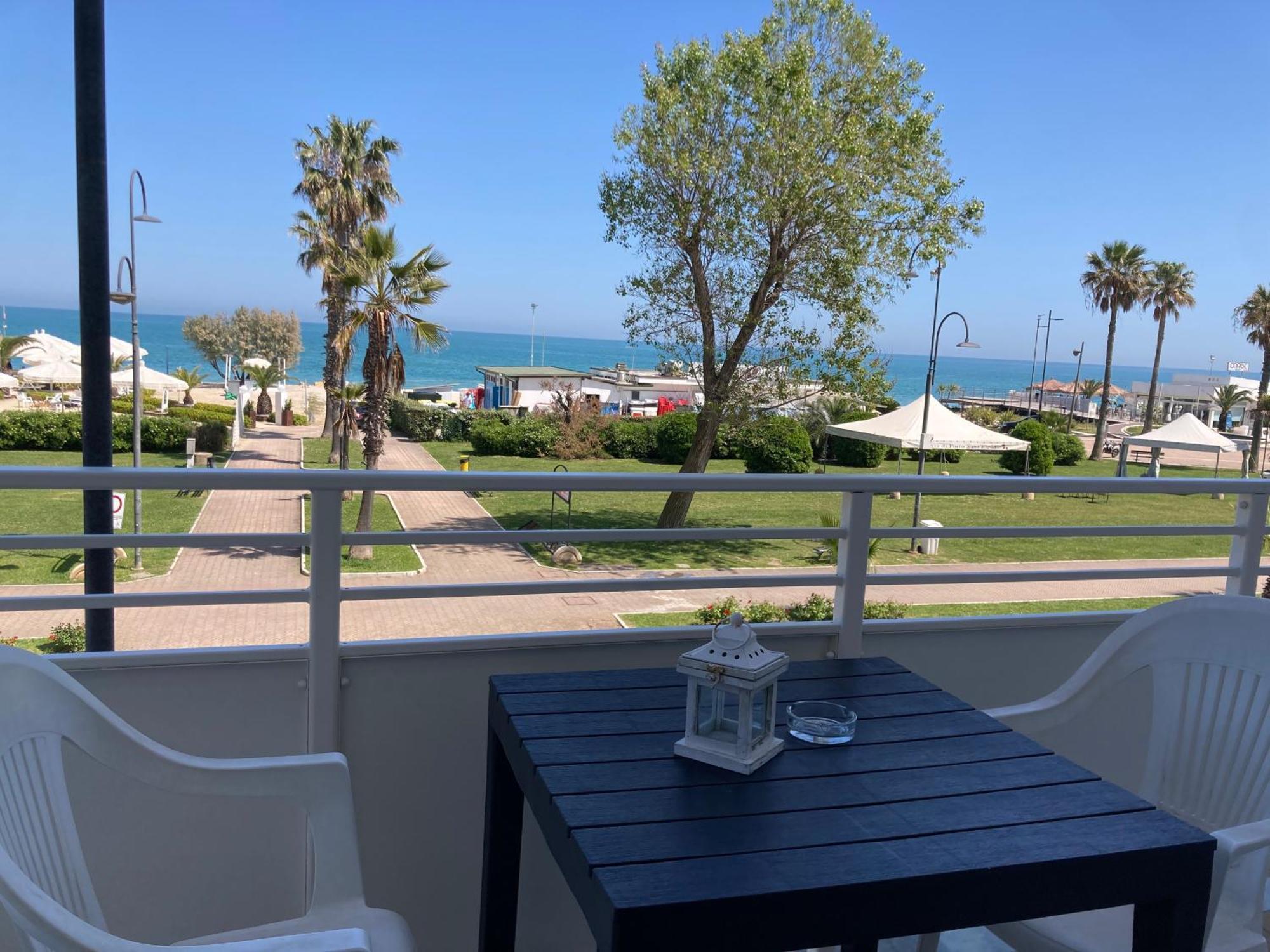 Hotel Promenade Porto SantʼElpidio Esterno foto